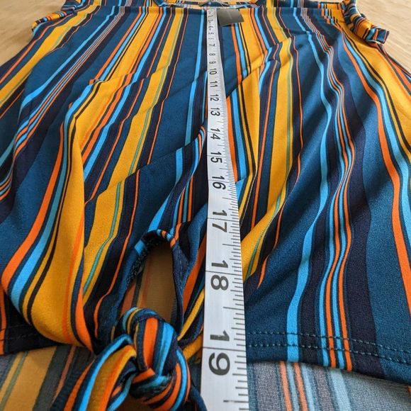 NEW Hi Low Colorful Cuffed Sleeve Front Tie Top Sized Medium from Suzy Shier - Picture 10 of 14